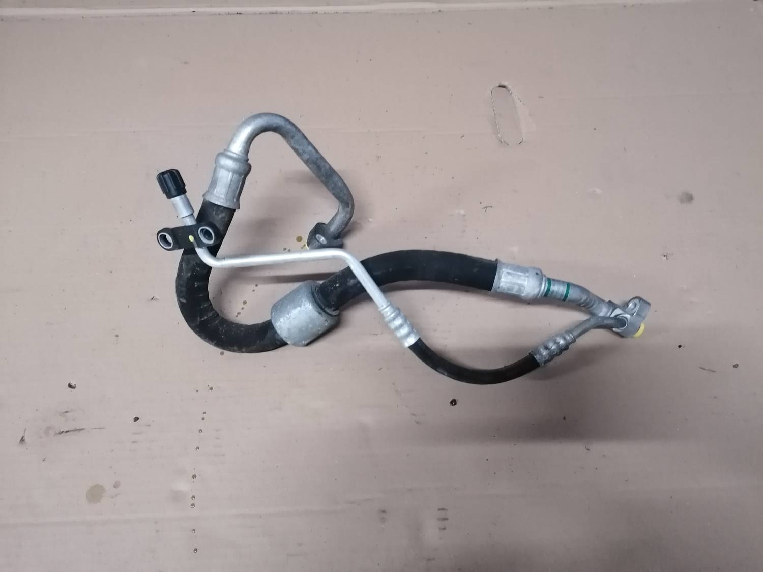 Gaisa kondicioniera caurule priekš BMW 318D E91 2008 TOURING 2 Gaisa kondicioniera caurule priekš BMW 318D E91 2008 TOURING