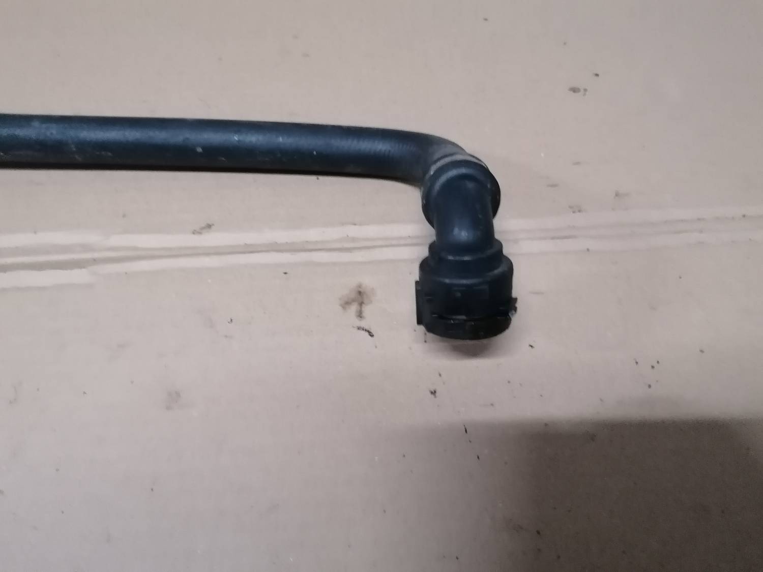 Dzesēšanas caurule priekš BMW 318D E91 2008 TOURING 2 Dzesēšanas caurule priekš BMW 318D E91 2008 TOURING