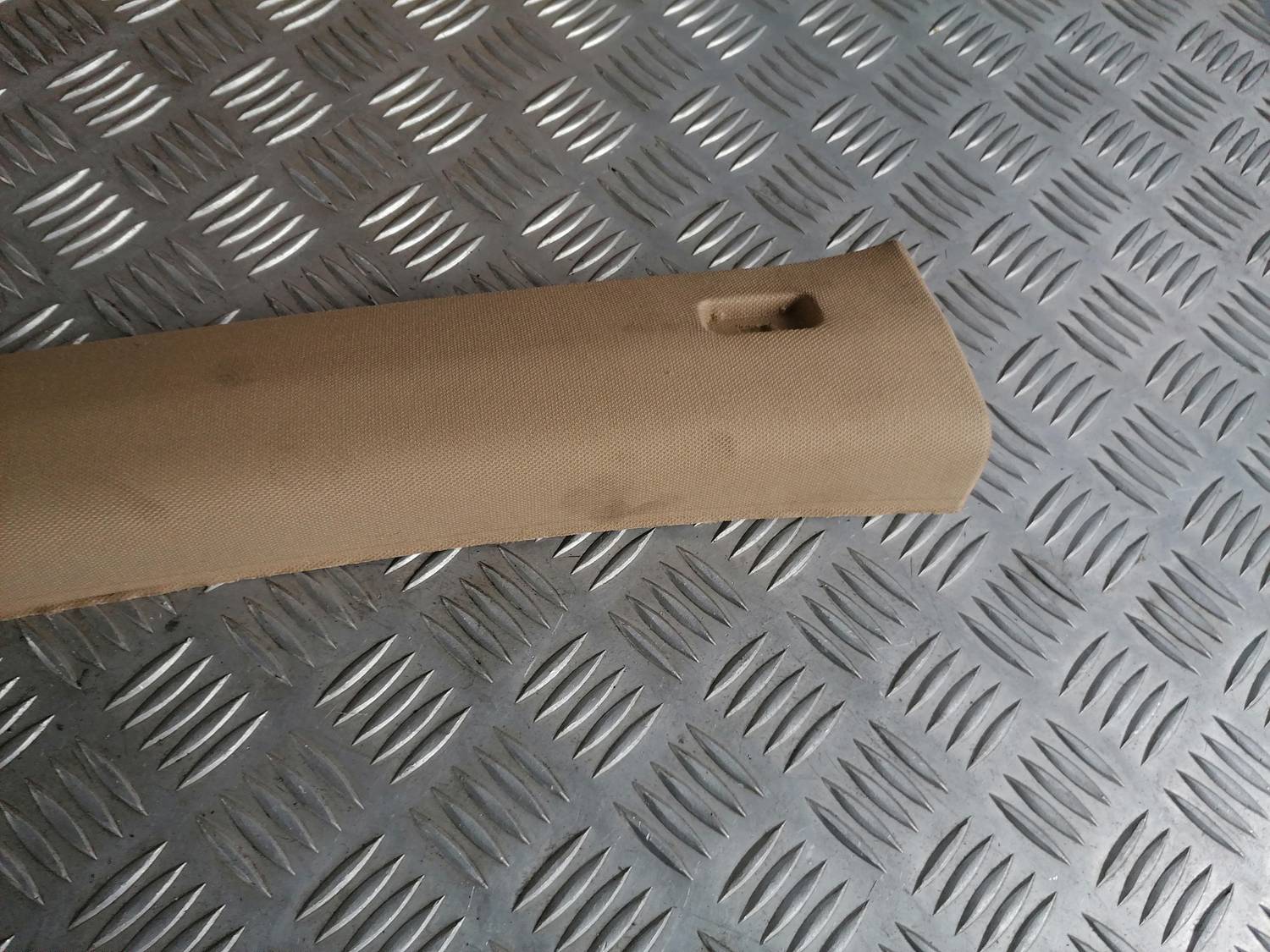 Priekšējas salona statnes apdare priekš BMW 318D E91 2008 TOURING 2 Priekšējas salona statnes apdare priekš BMW 318D E91 2008 TOURING