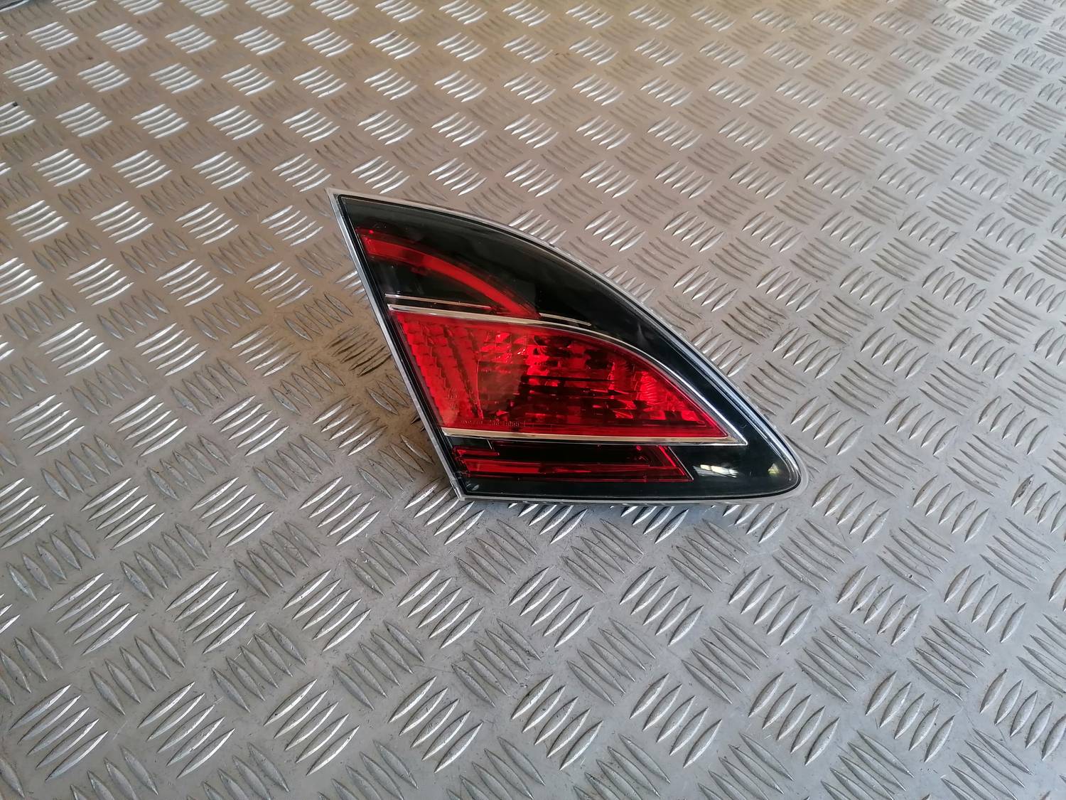 Bagāžnieka vāka kreisais lukturis priekš MAZDA 6 2007 1 Bagāžnieka vāka kreisais lukturis priekš MAZDA 6 2007