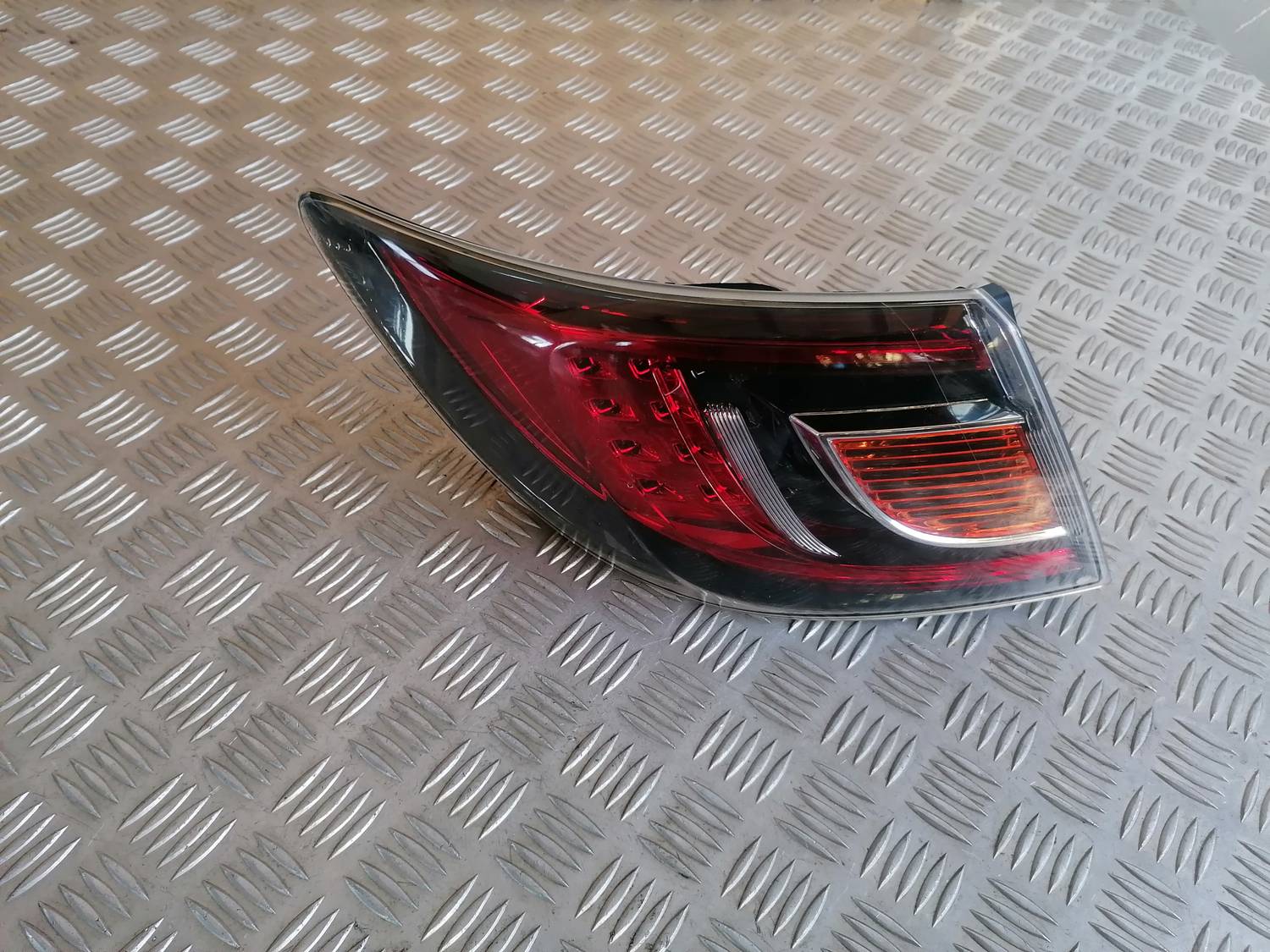 Aizmugurējais kreisais lukturis priekš MAZDA 6 2007 2 Aizmugurējais kreisais lukturis priekš MAZDA 6 2007