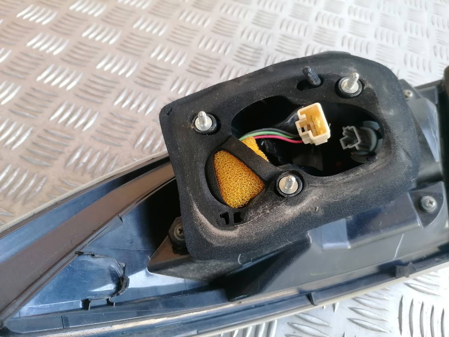 Aizmugurējais kreisais lukturis priekš MAZDA 6 2007 8 Aizmugurējais kreisais lukturis priekš MAZDA 6 2007