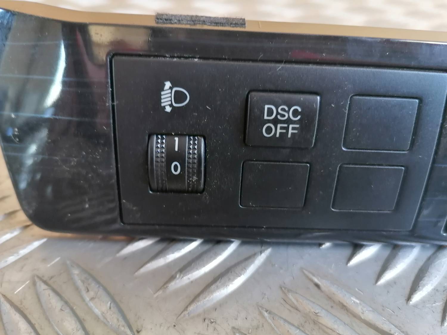 Mērinstrumentu paneļa pārslēgšanas pogas priekš MAZDA 6 2007 3 Mērinstrumentu paneļa pārslēgšanas pogas priekš MAZDA 6 2007