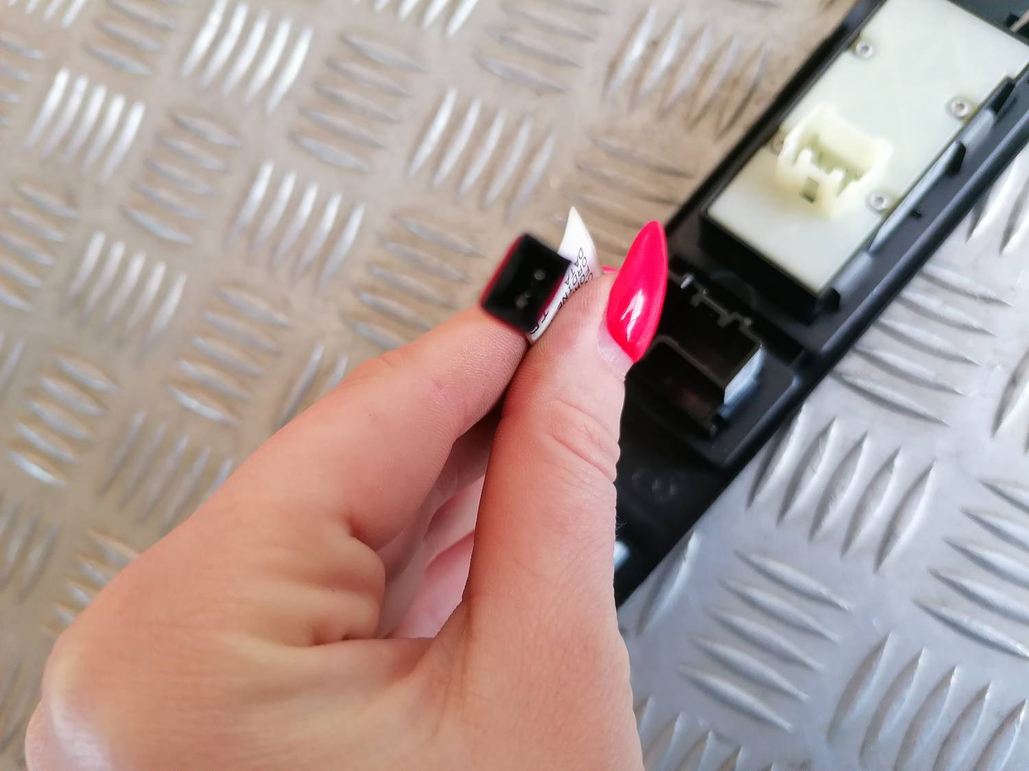 Mērinstrumentu paneļa pārslēgšanas pogas priekš MAZDA 6 2007 7 Mērinstrumentu paneļa pārslēgšanas pogas priekš MAZDA 6 2007