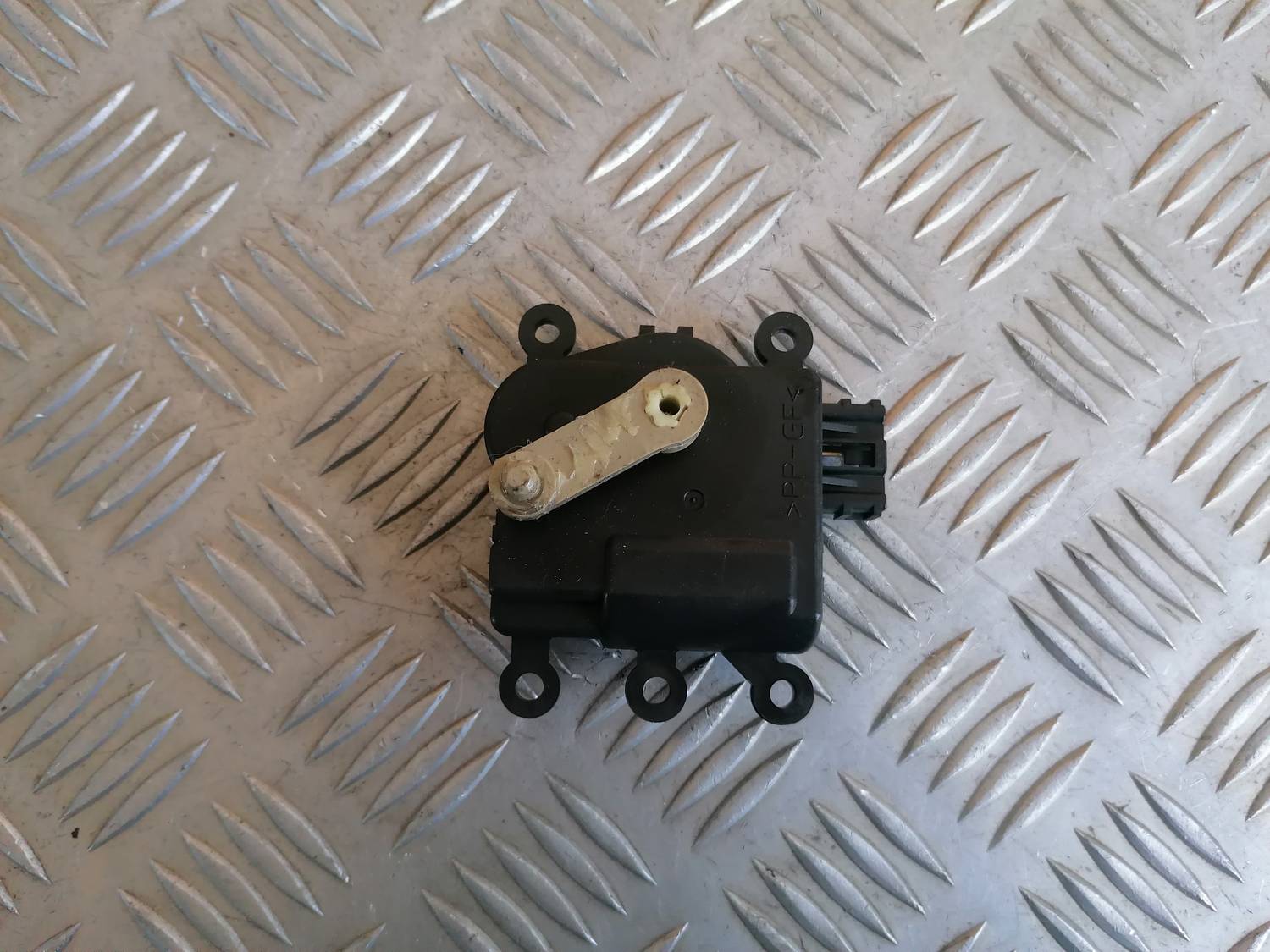 Apsildes sistēmas aktuators priekš MAZDA 6 2007