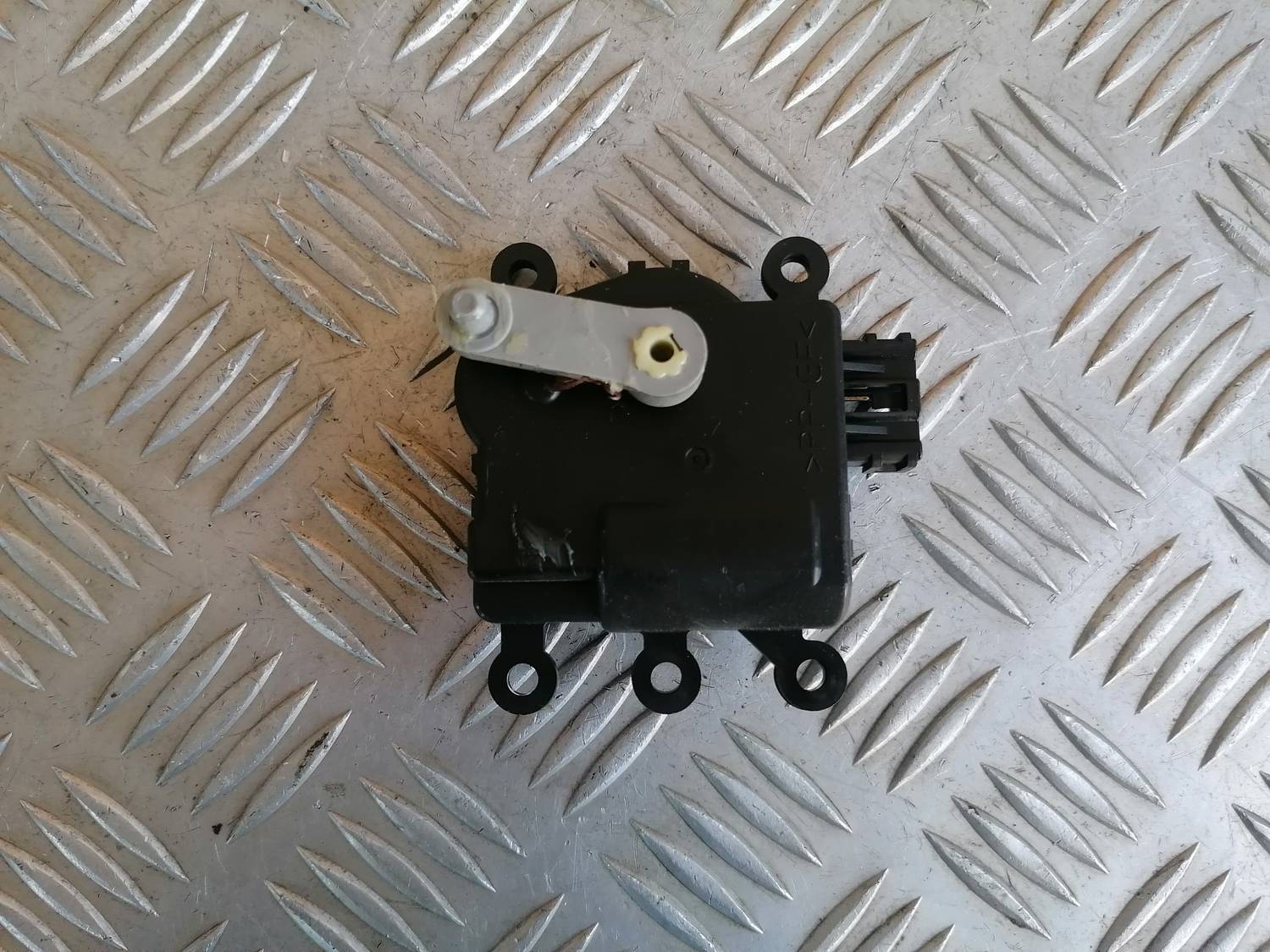 Apsildes sistēmas aktuators priekš MAZDA 6 2007 2 Apsildes sistēmas aktuators priekš MAZDA 6 2007