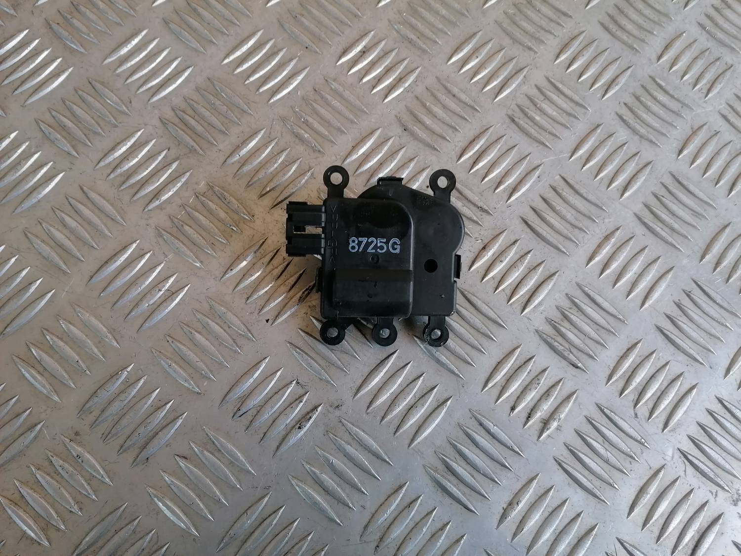 Apsildes sistēmas aktuators priekš MAZDA 6 2007 3 Apsildes sistēmas aktuators priekš MAZDA 6 2007