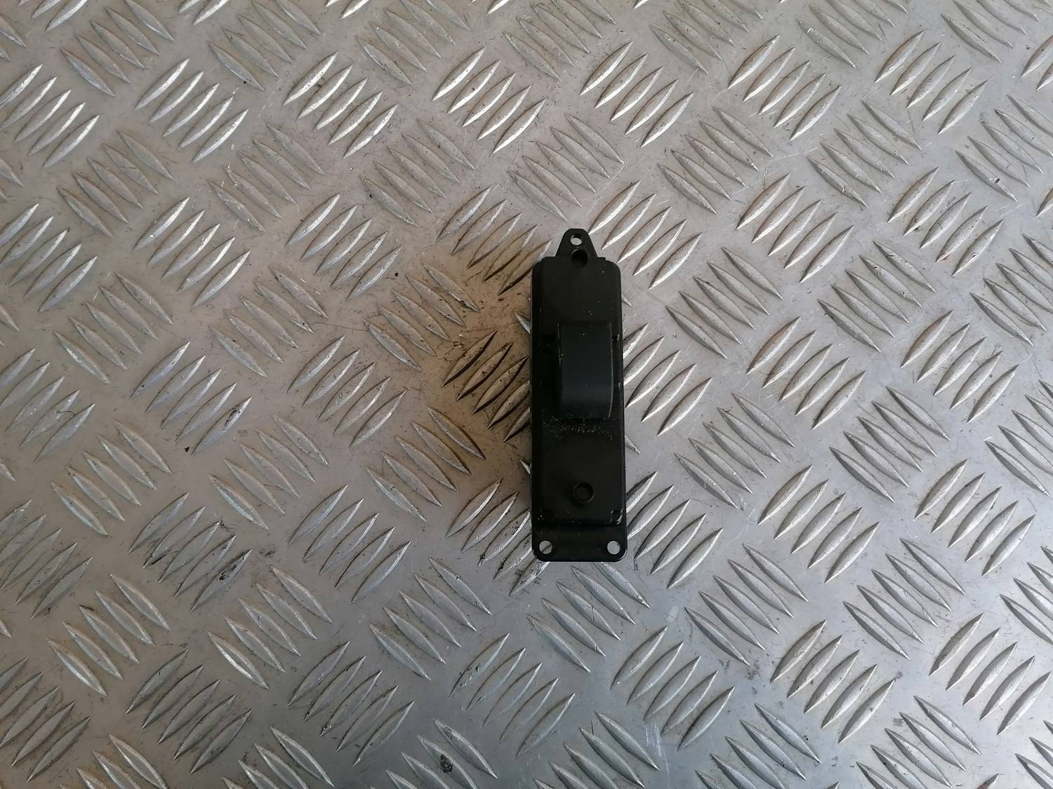 Stikla pacelšanas poga priekš MAZDA 6 2007 1 Stikla pacelšanas poga priekš MAZDA 6 2007