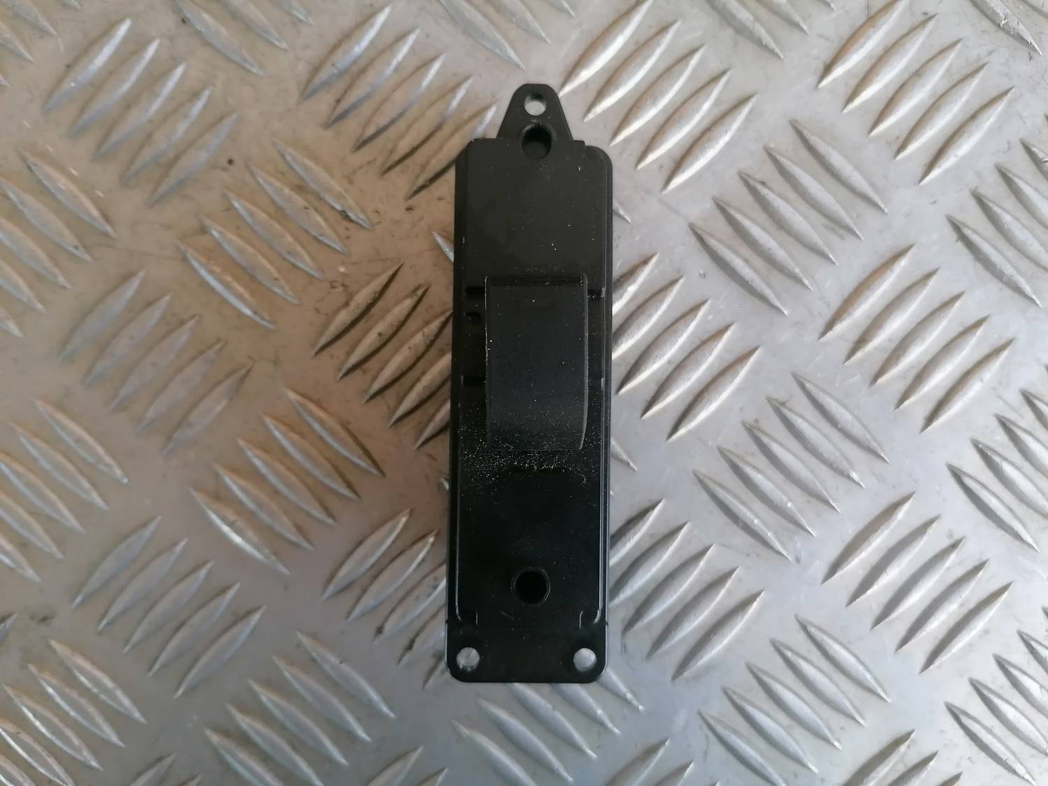 Stikla pacelšanas poga priekš MAZDA 6 2007 2 Stikla pacelšanas poga priekš MAZDA 6 2007