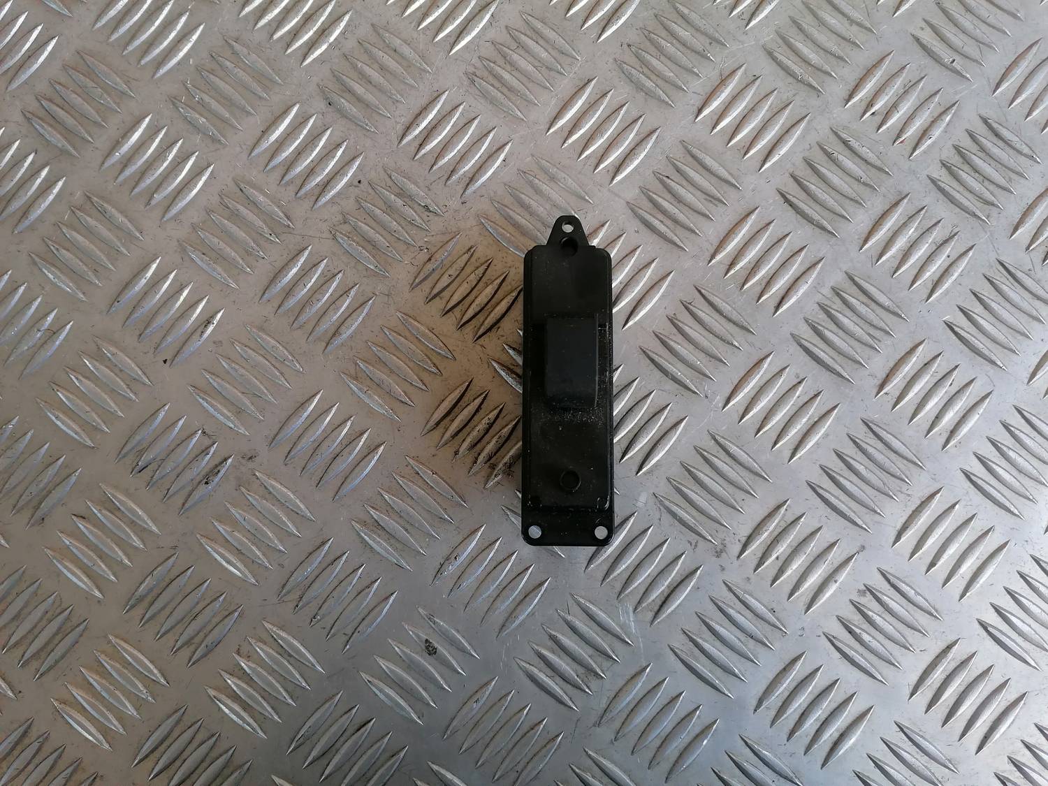 Stikla pacelšanas poga priekš MAZDA 6 2007 1 Stikla pacelšanas poga priekš MAZDA 6 2007