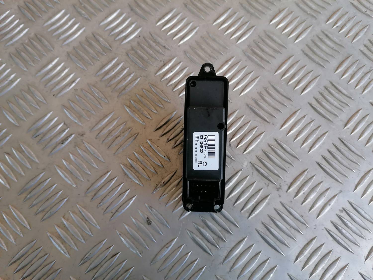 Stikla pacelšanas poga priekš MAZDA 6 2007 3 Stikla pacelšanas poga priekš MAZDA 6 2007