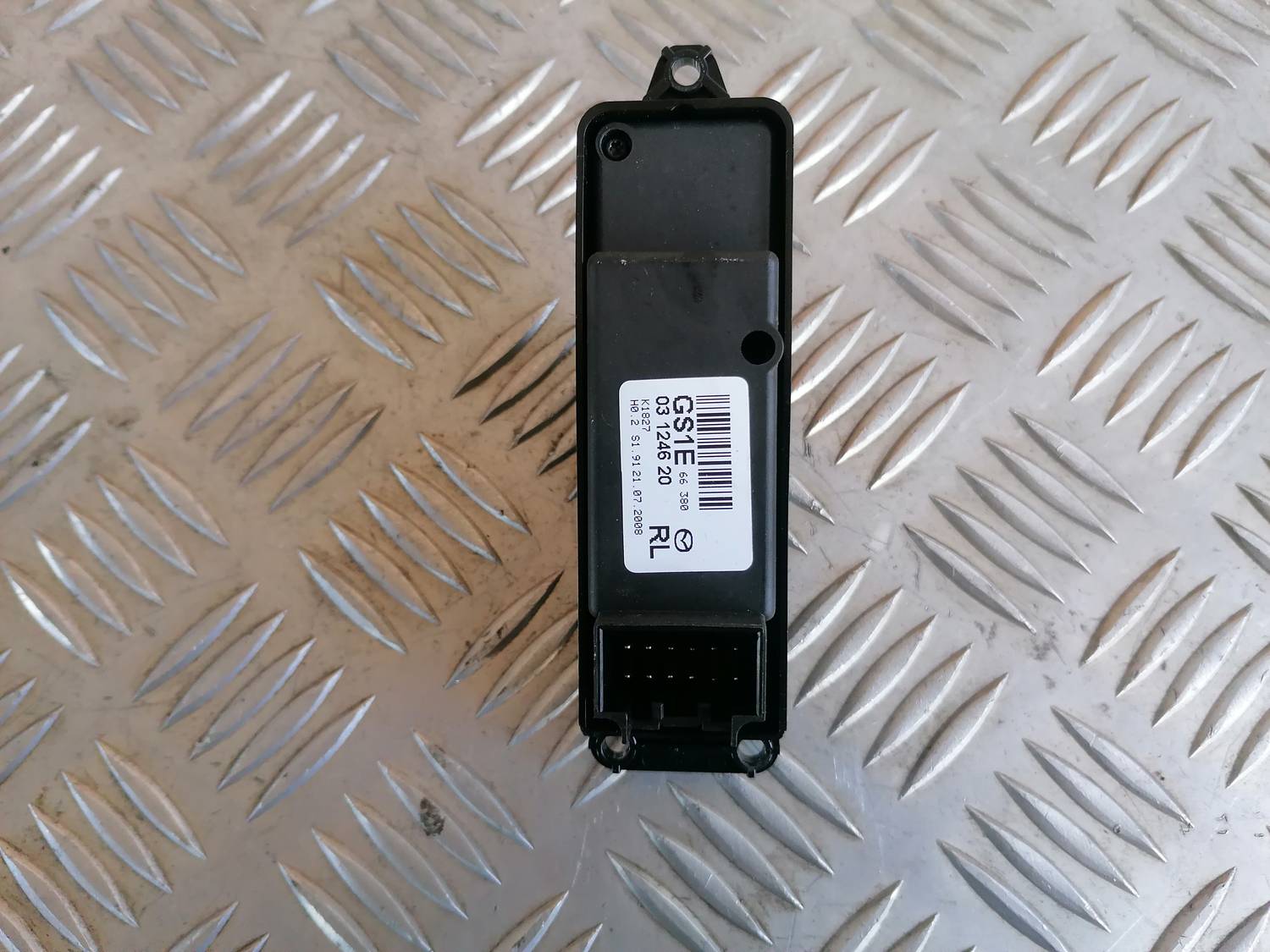 Stikla pacelšanas poga priekš MAZDA 6 2007 4 Stikla pacelšanas poga priekš MAZDA 6 2007