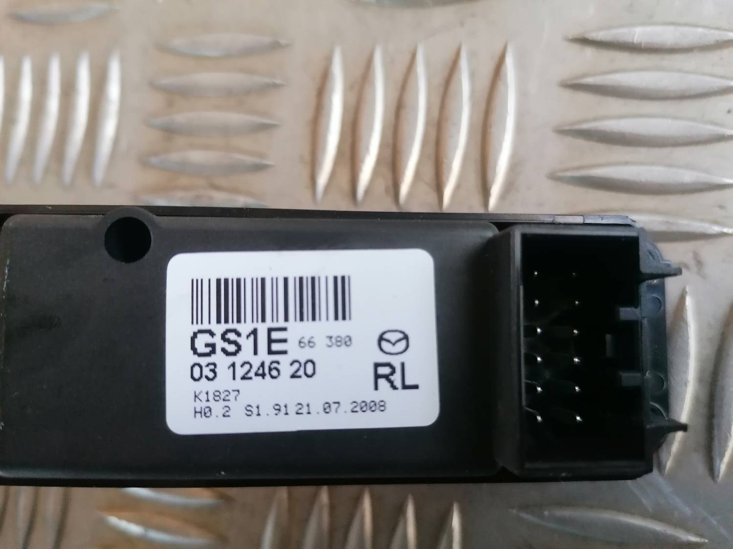 Stikla pacelšanas poga priekš MAZDA 6 2007 6 Stikla pacelšanas poga priekš MAZDA 6 2007