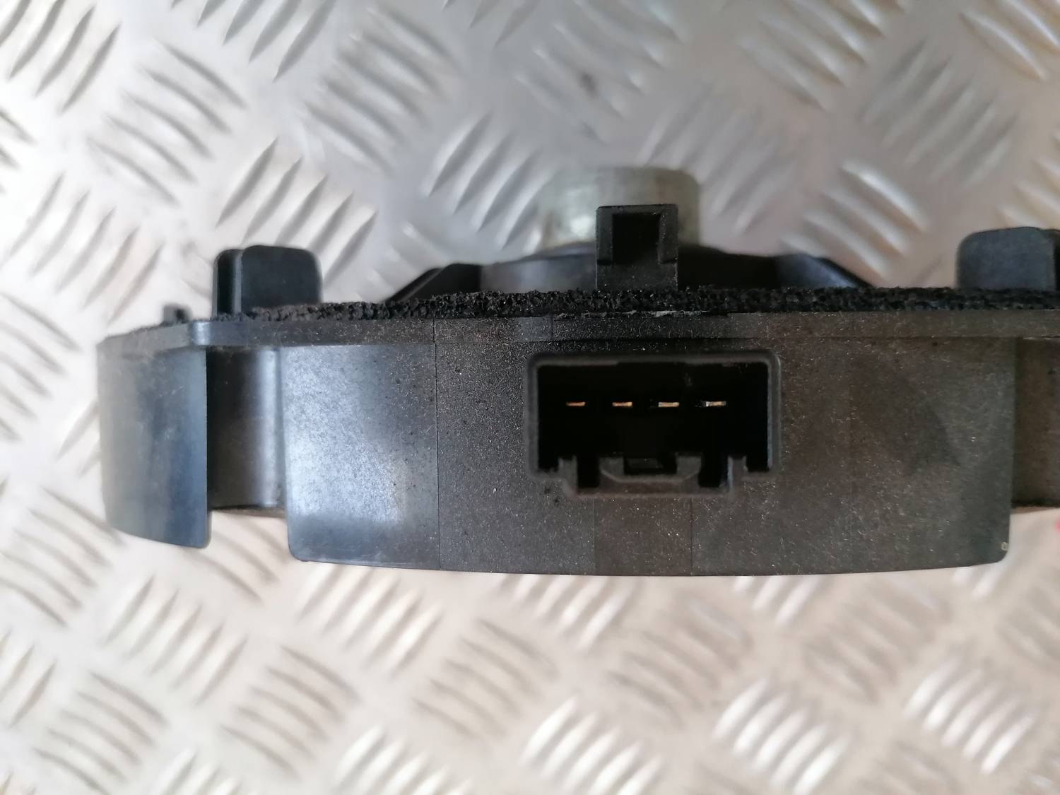 Durvju skaļrunis, apakšā priekš MAZDA 6 2007 5 Durvju skaļrunis, apakšā priekš MAZDA 6 2007