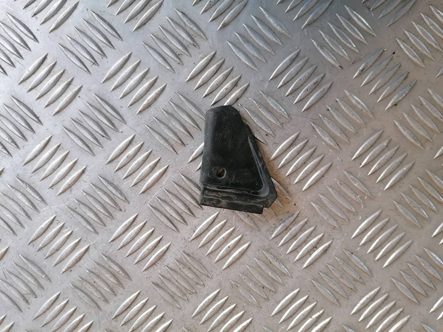 Radiatora vāks priekš MAZDA 6 2007 2 Radiatora vāks priekš MAZDA 6 2007