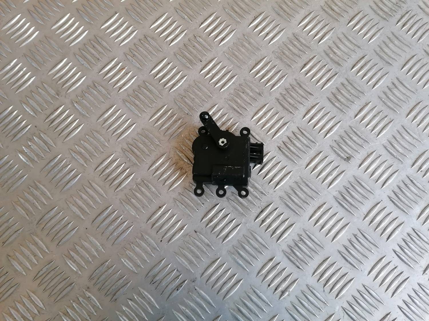 Apsildes sistēmas aktuators priekš MAZDA 6 2007