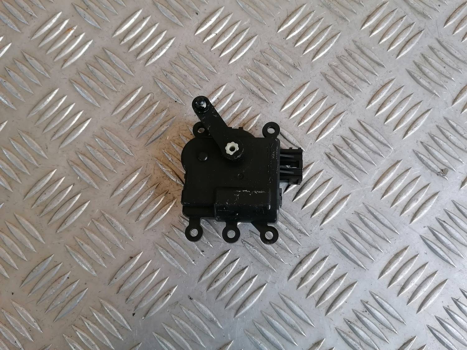 Apsildes sistēmas aktuators priekš MAZDA 6 2007