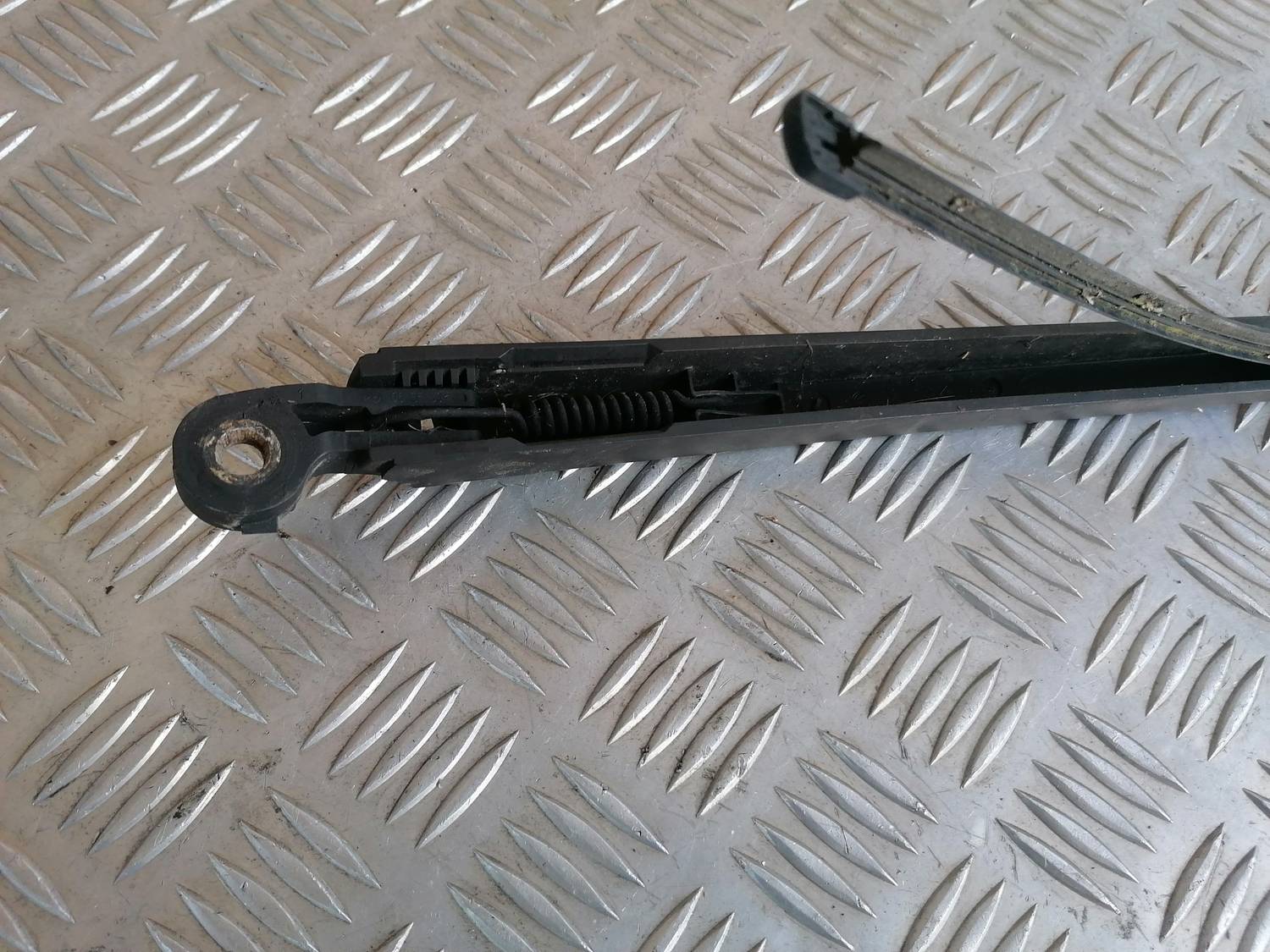 Aizmugurējā loga tīrītāja slotiņa priekš MAZDA 6 2007