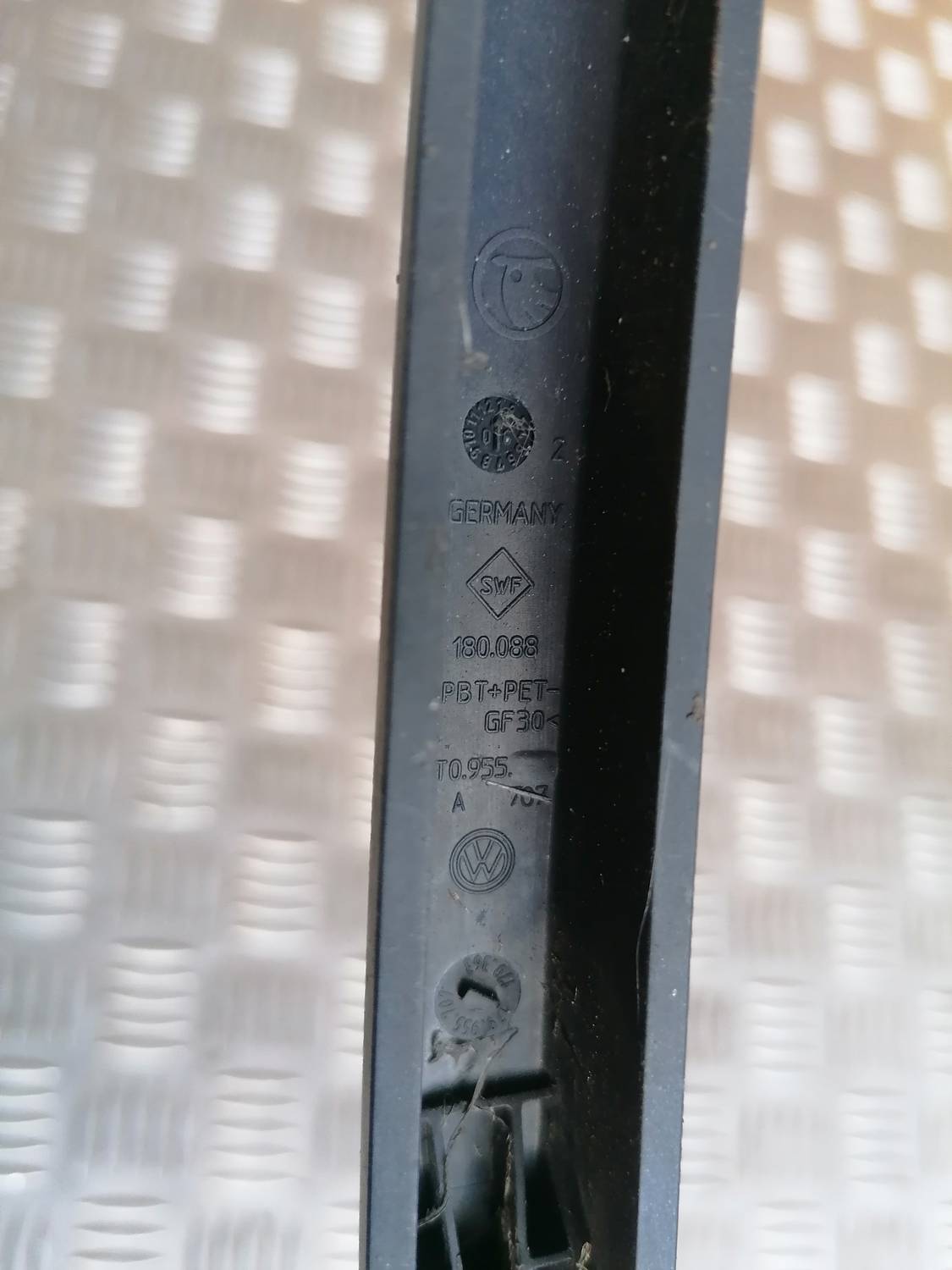 Aizmugurējā loga tīrītāja slotiņa priekš MAZDA 6 2007