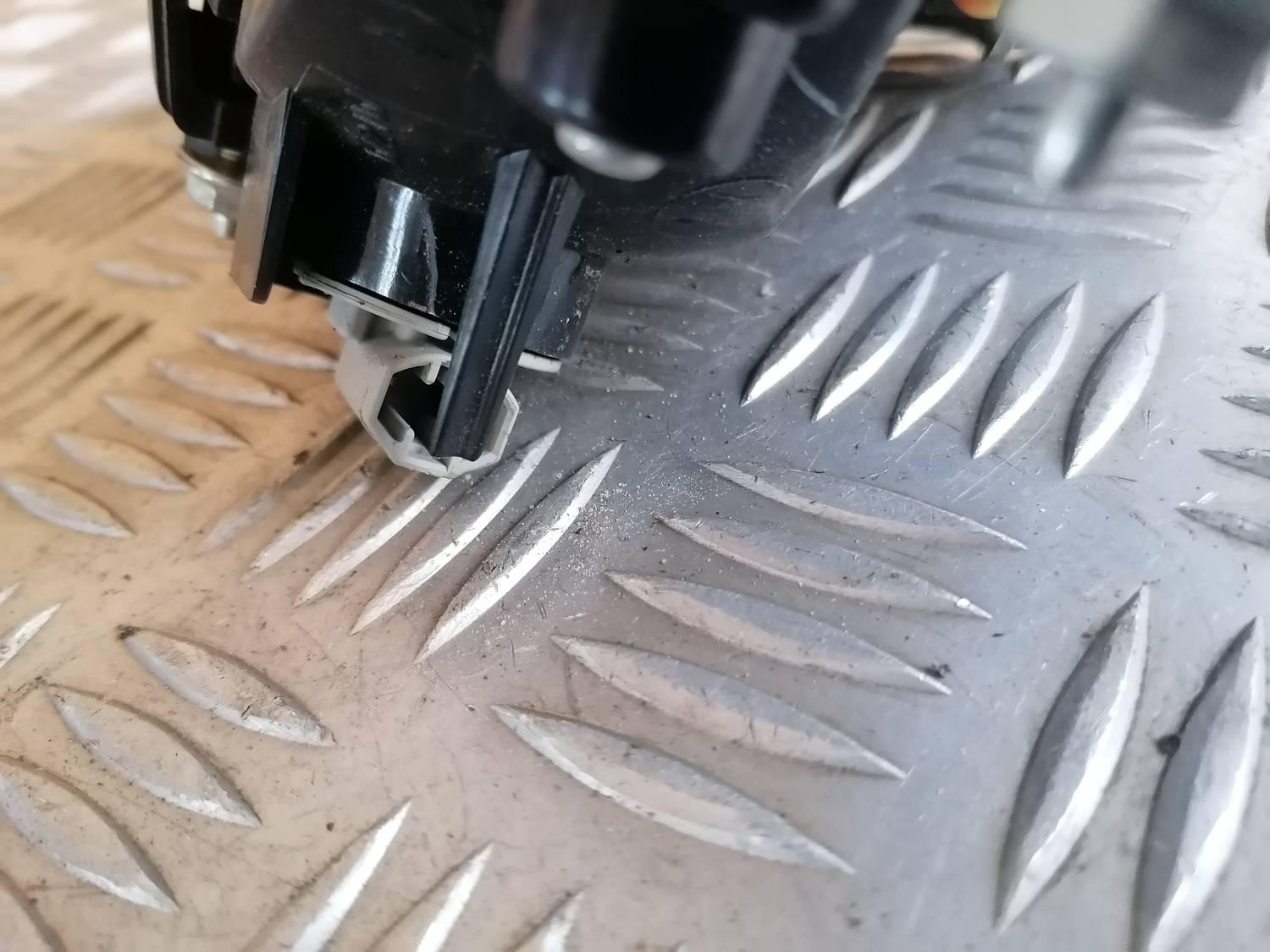 Bagāžnieka vāka labais lukturis priekš MAZDA 6 2007 6 Bagāžnieka vāka labais lukturis priekš MAZDA 6 2007