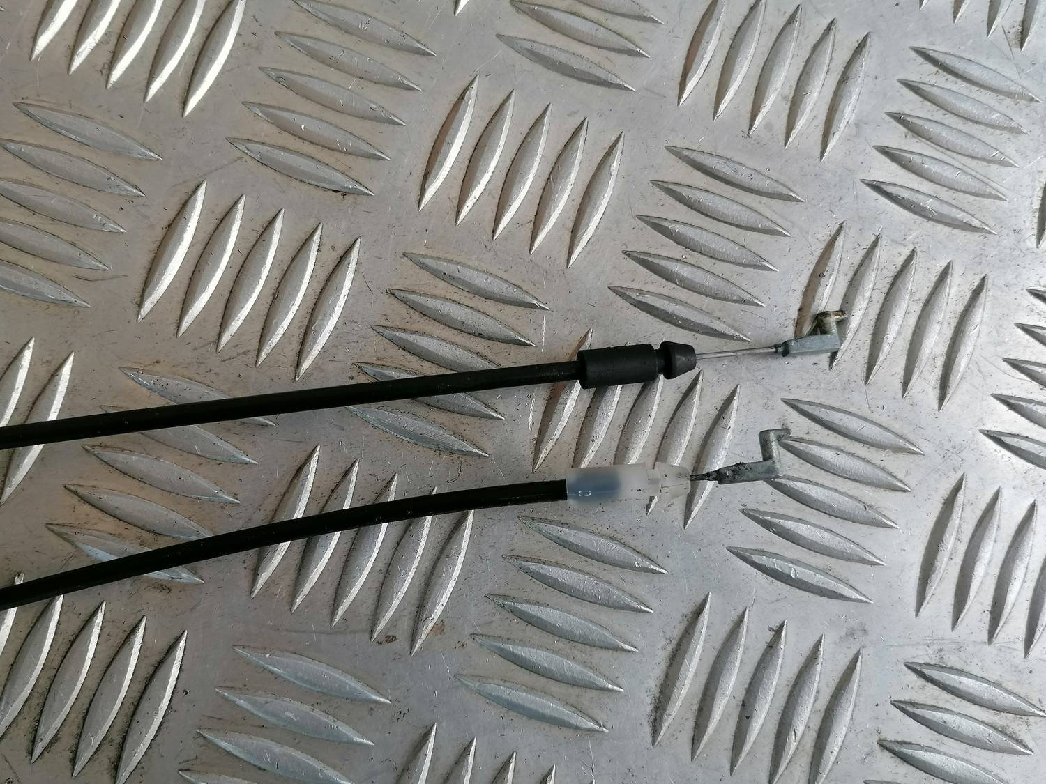 Priekšējo kreiso durvju slēdzene priekš MAZDA 6 2007 2 Priekšējo kreiso durvju slēdzene priekš MAZDA 6 2007