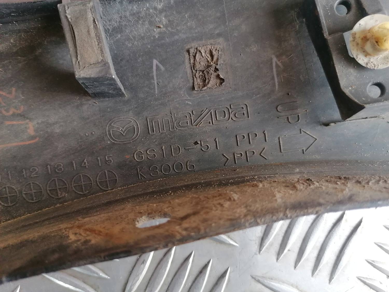 Priekšēja spārna uzlika/moldings priekš MAZDA 6 2007 5 Priekšēja spārna uzlika/moldings priekš MAZDA 6 2007