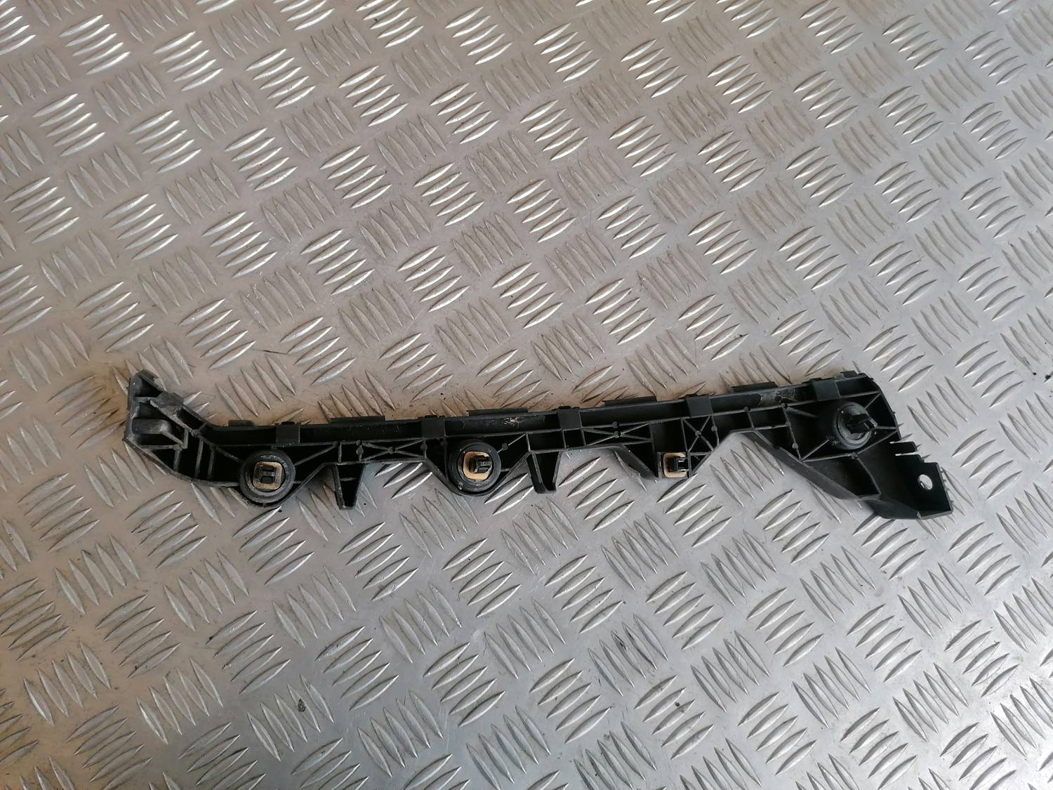 Aizmugurējā spārna un bufera stiprinājums priekš MAZDA 6 2007