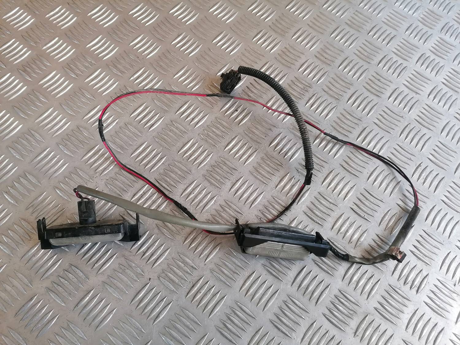 Numura zīmes apgaismojums priekš MAZDA 6 2007 2 Numura zīmes apgaismojums priekš MAZDA 6 2007