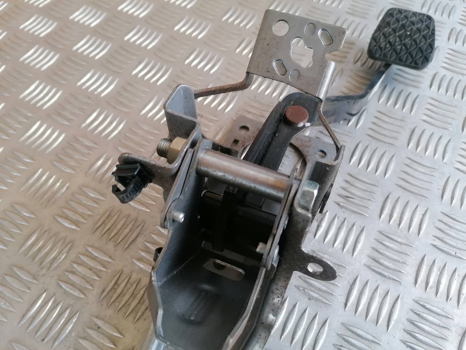 Bremžu pedālis priekš MAZDA 6 2007