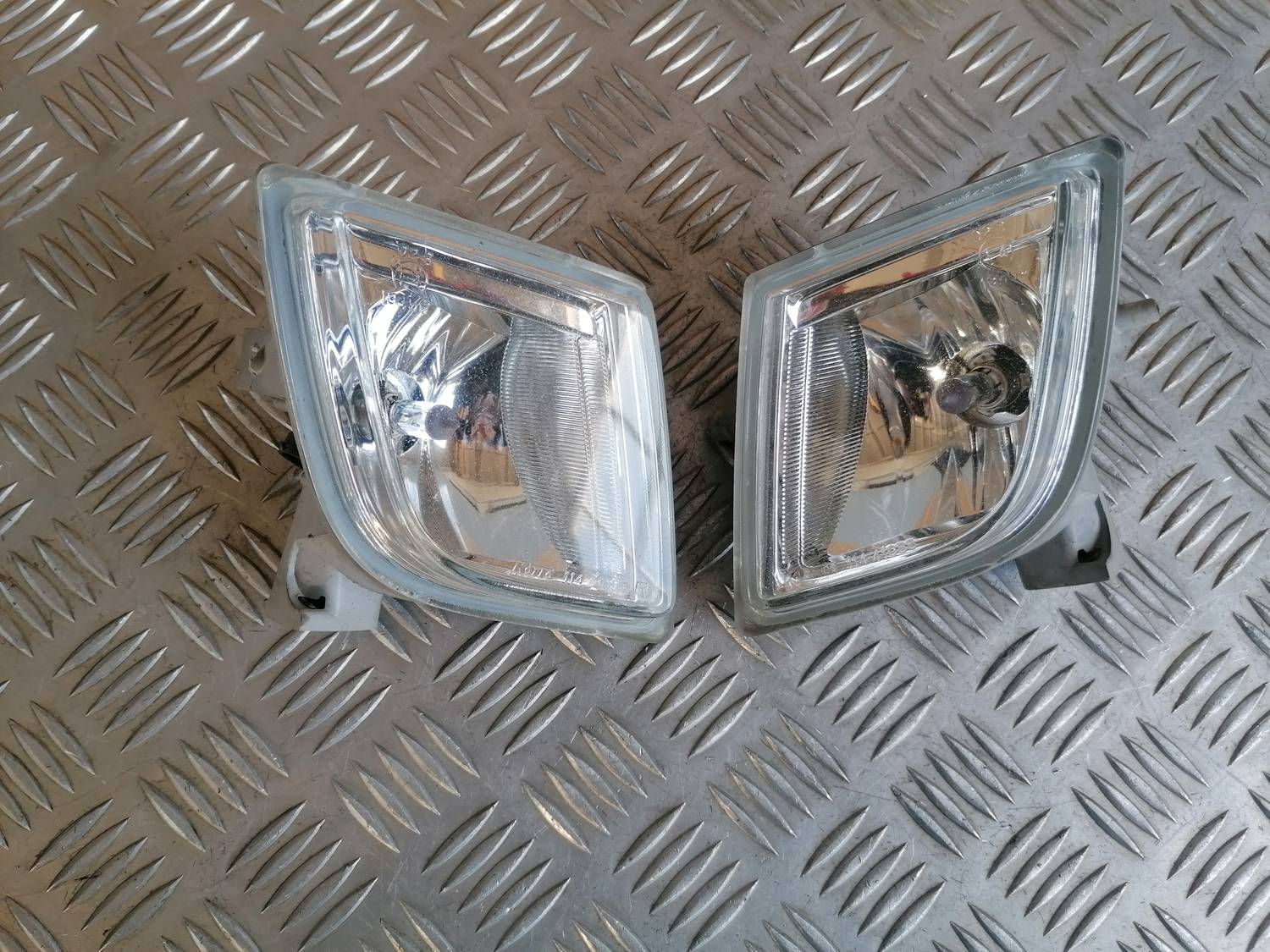 Miglas lukturis priekšā labajā pusē priekš MAZDA 6 2007 2 Miglas lukturis priekšā labajā pusē priekš MAZDA 6 2007