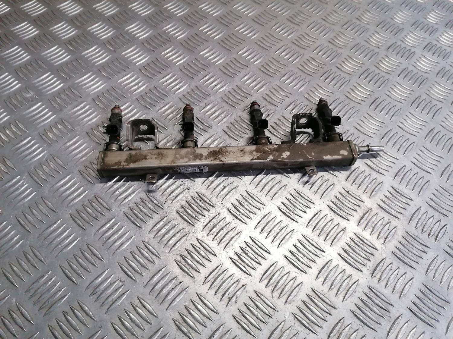 Degvielas sadales caurule priekš MAZDA 6 2007 3 Degvielas sadales caurule priekš MAZDA 6 2007