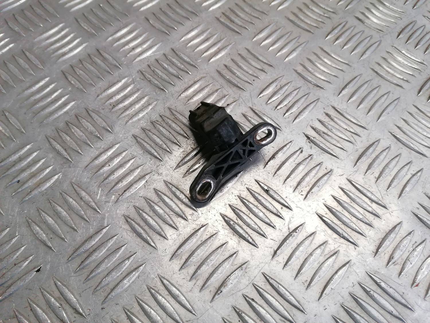 Kloķvārpstas devējs priekš MAZDA 6 2007 4 Kloķvārpstas devējs priekš MAZDA 6 2007