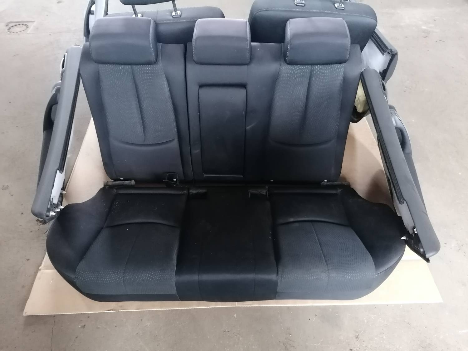 Sēdekļu komplekts priekš MAZDA 6 2007 4 Sēdekļu komplekts priekš MAZDA 6 2007