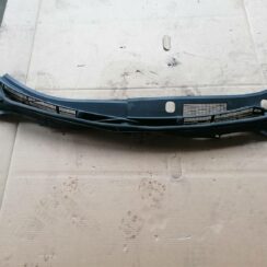 Vējstikla uzlikas (deflektora) režģis priekš MAZDA 6 2007