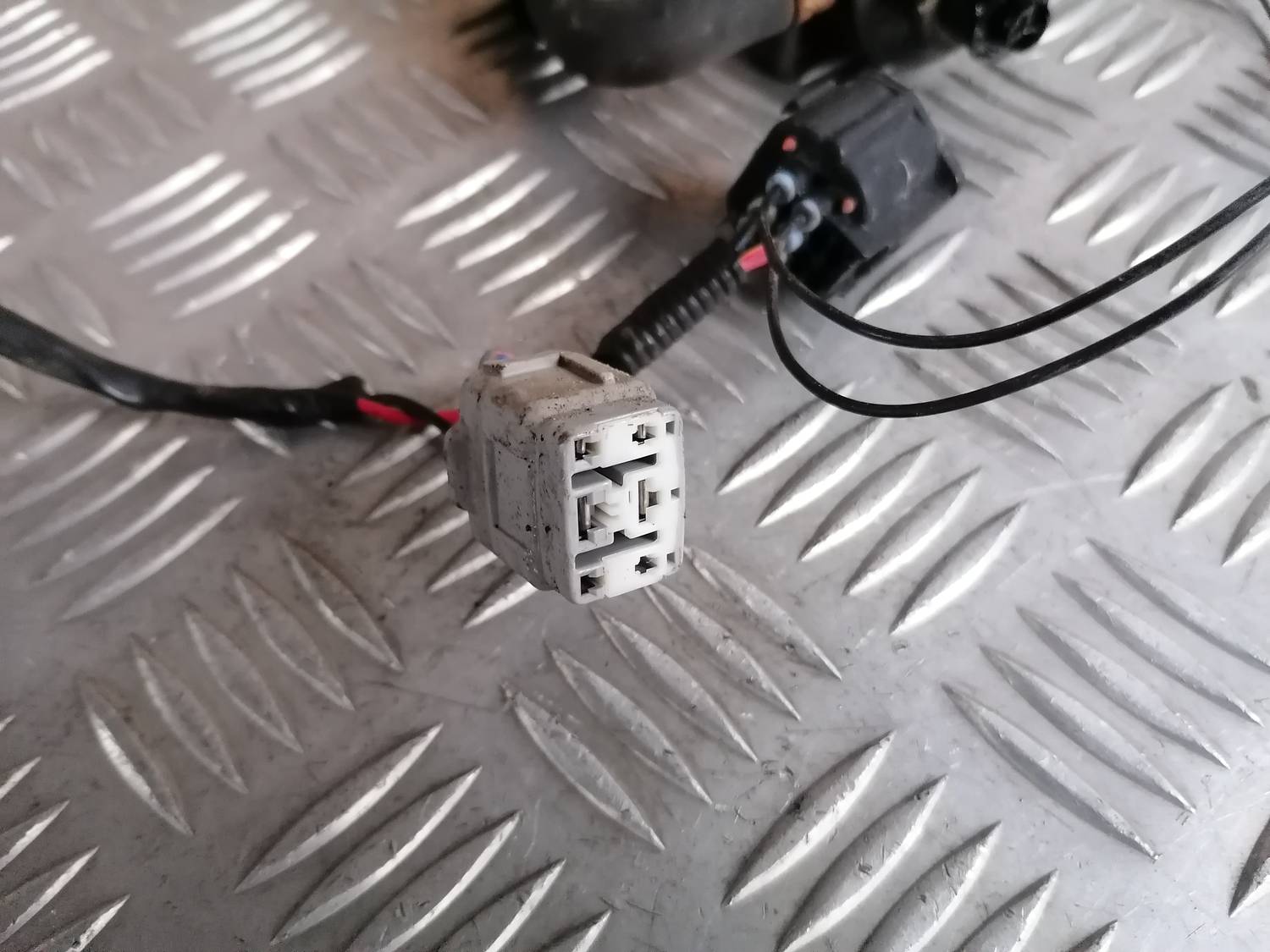 Mazgātāja šķidruma sūknis priekš MAZDA 6 2007 3 Mazgātāja šķidruma sūknis priekš MAZDA 6 2007