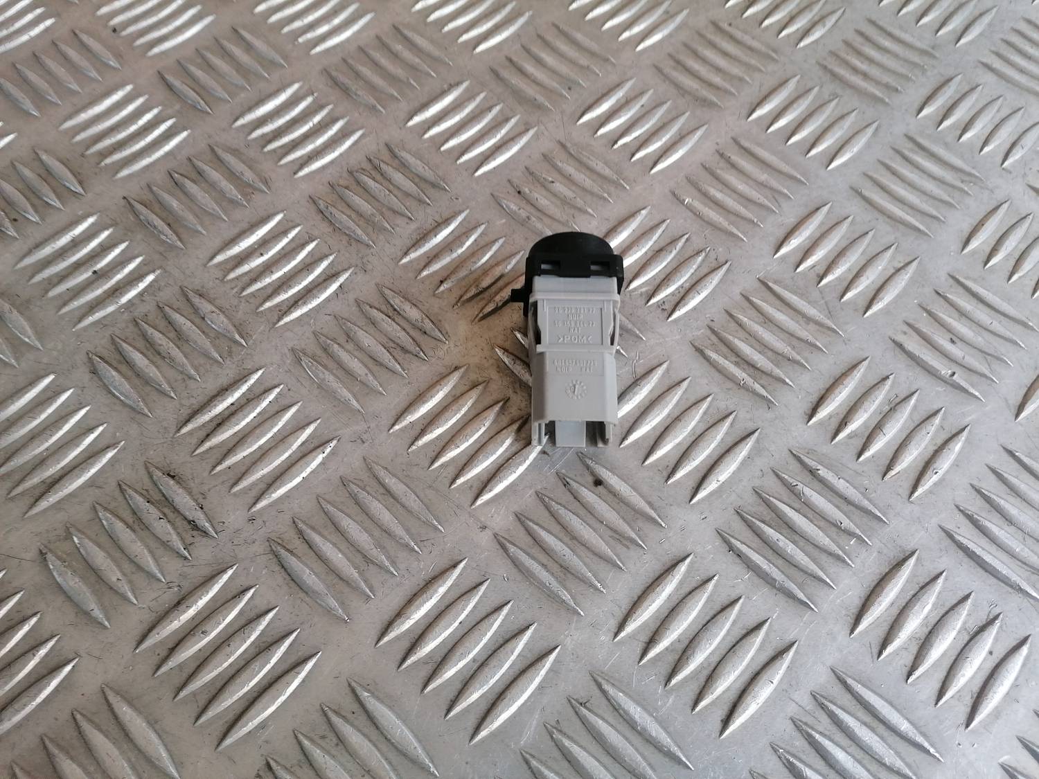 Slēdža pogas vāks priekš XSARA PICASSO 2003 2 Slēdža pogas vāks priekš XSARA PICASSO 2003