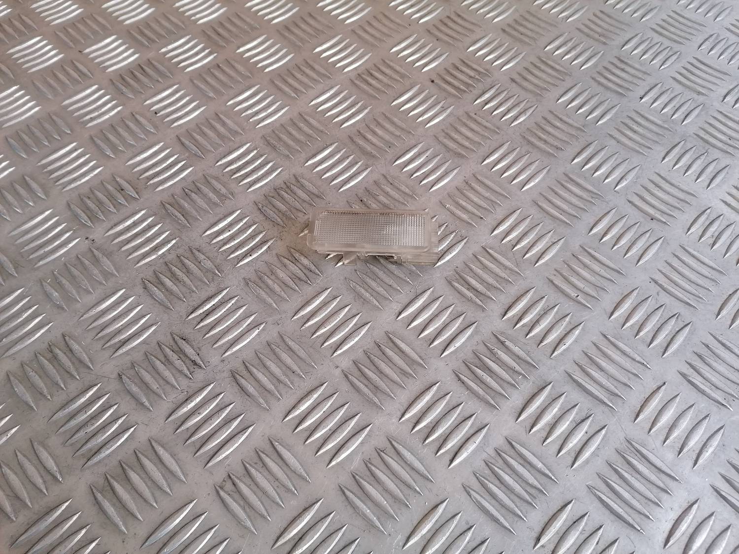 Apgaismojums bagažnieka nodalījuma priekš XSARA PICASSO 2003 1 Apgaismojums bagažnieka nodalījuma priekš XSARA PICASSO 2003