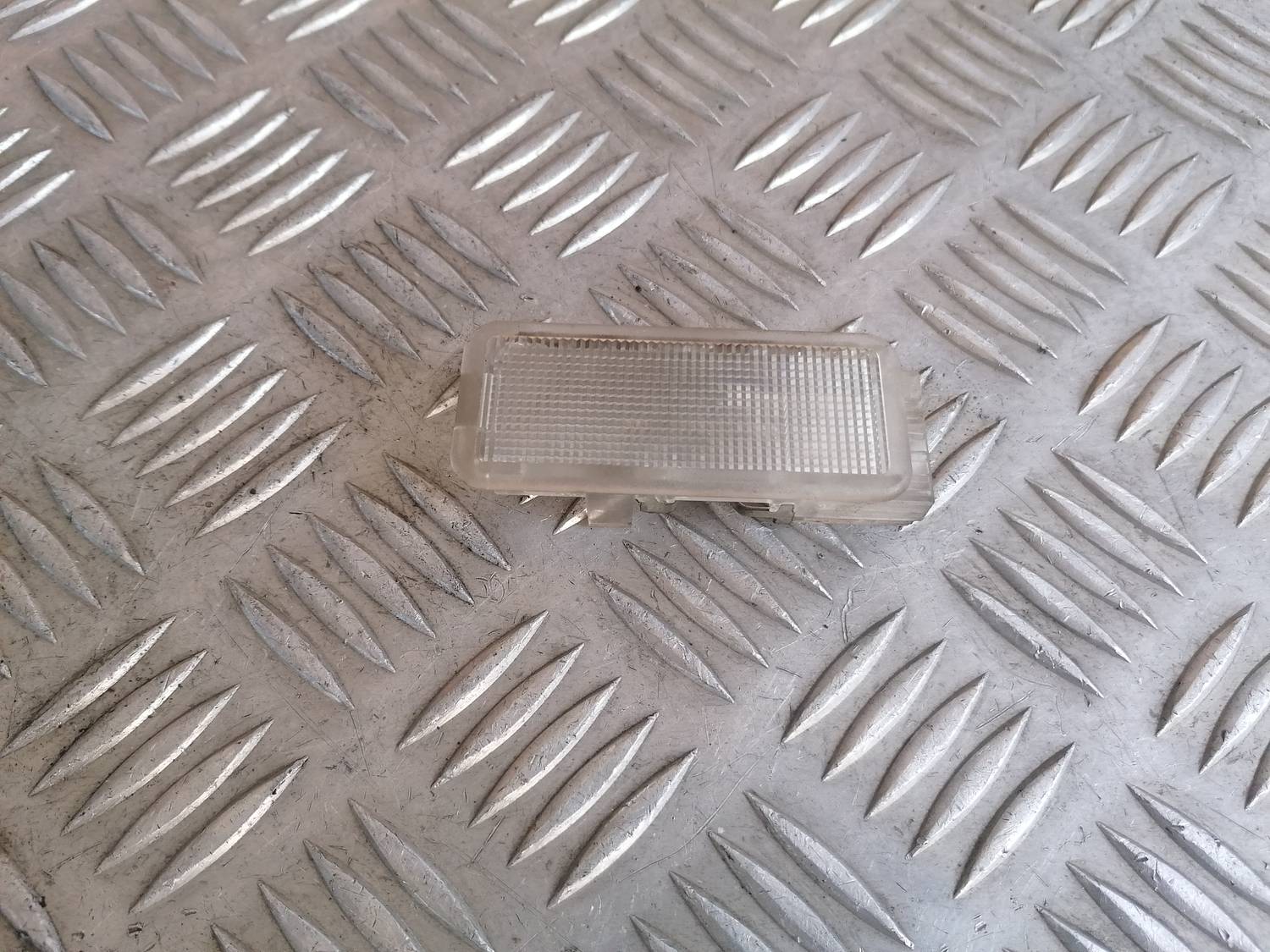 Apgaismojums bagažnieka nodalījuma priekš XSARA PICASSO 2003 2 Apgaismojums bagažnieka nodalījuma priekš XSARA PICASSO 2003