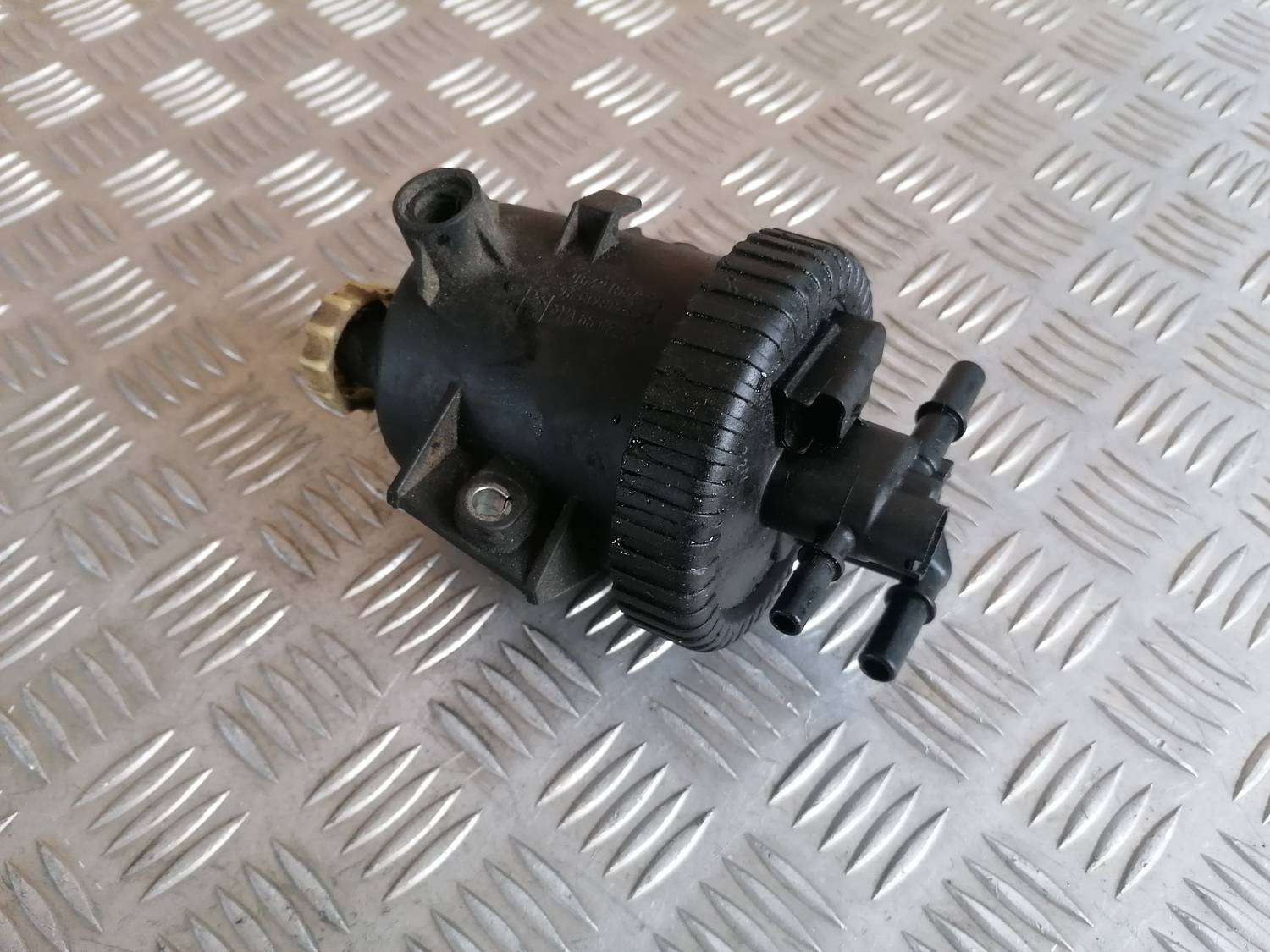 Degvielas filtra korpuss priekš XSARA PICASSO 2003 2 Degvielas filtra korpuss priekš XSARA PICASSO 2003