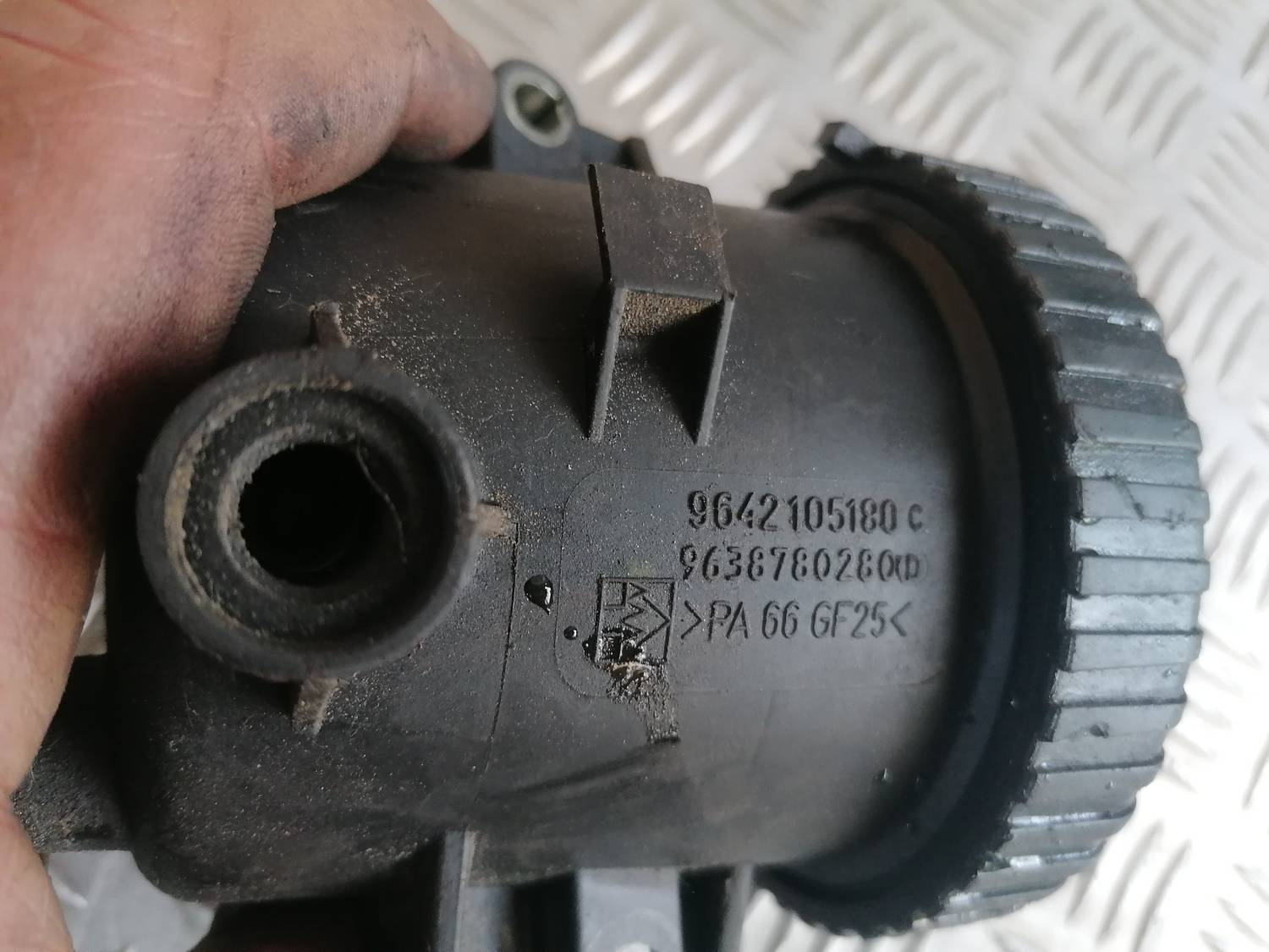 Degvielas filtra korpuss priekš XSARA PICASSO 2003 5 Degvielas filtra korpuss priekš XSARA PICASSO 2003