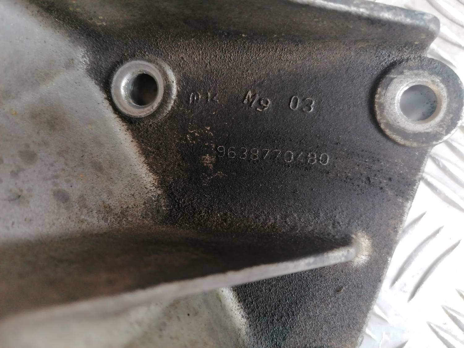 Degvielas filtra kronšteins priekš XSARA PICASSO 2003 5 Degvielas filtra kronšteins priekš XSARA PICASSO 2003