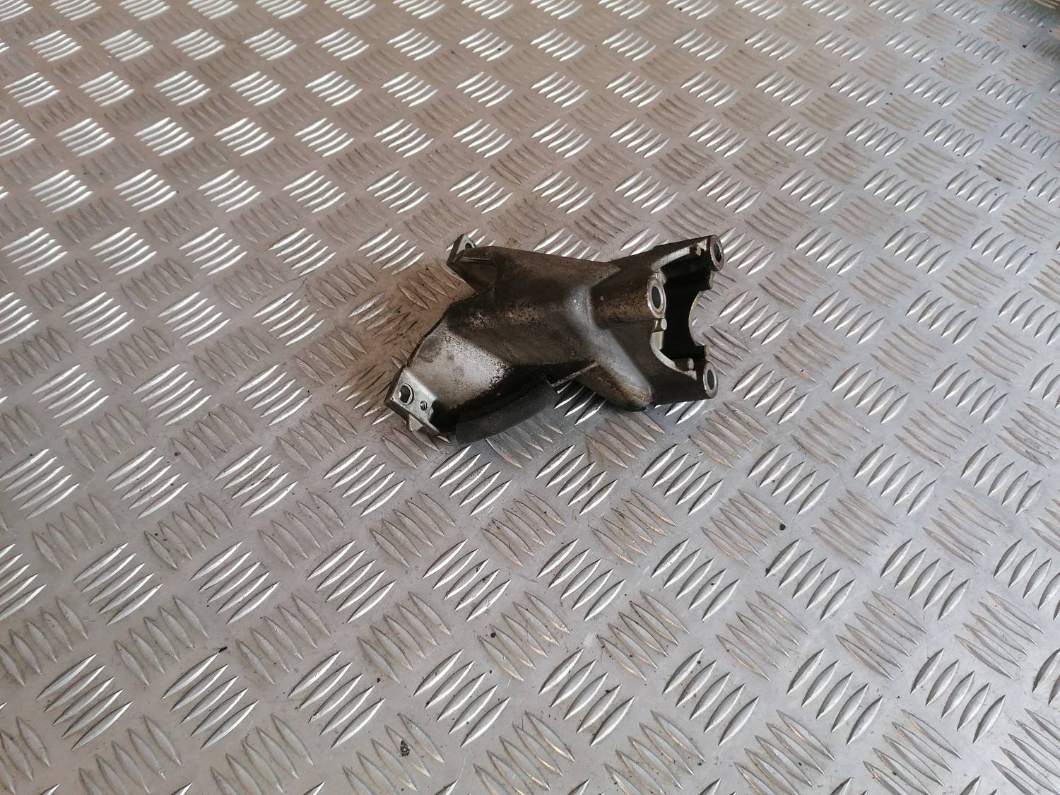 Degvielas filtra kronšteins priekš XSARA PICASSO 2003 1 Degvielas filtra kronšteins priekš XSARA PICASSO 2003