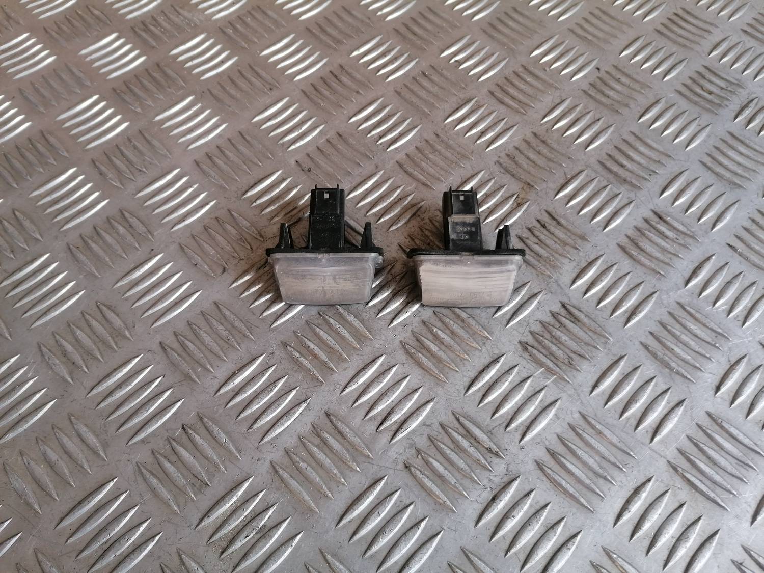 Numura zīmes apgaismojums priekš XSARA PICASSO 2003 1 Numura zīmes apgaismojums priekš XSARA PICASSO 2003