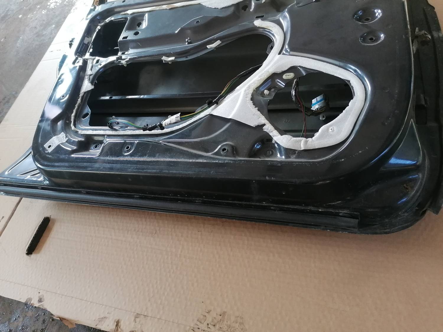 Priekšējās kreisās durvis priekš XSARA PICASSO 2003 7 Priekšējās kreisās durvis priekš XSARA PICASSO 2003