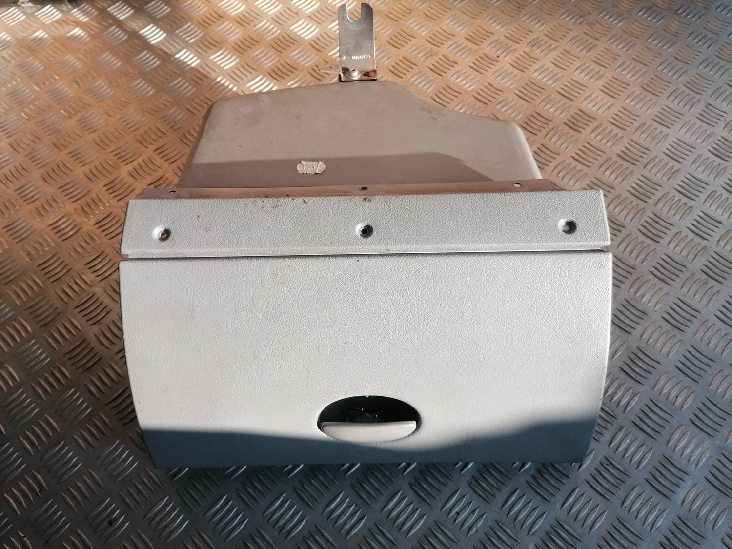 Mantu glabāšanas nodalījums pasažiera pusē priekš XSARA PICASSO 2003