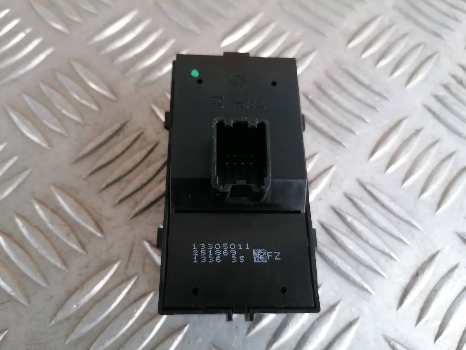 Šofera durvju slēdža pogas priekš OPEL ASTRA J 2012 5 Šofera durvju slēdža pogas priekš OPEL ASTRA J 2012