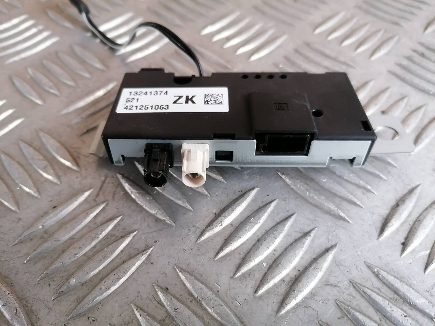 Antenas pastiprinātāja bloks priekš OPEL ASTRA J 2012 5 Antenas pastiprinātāja bloks priekš OPEL ASTRA J 2012