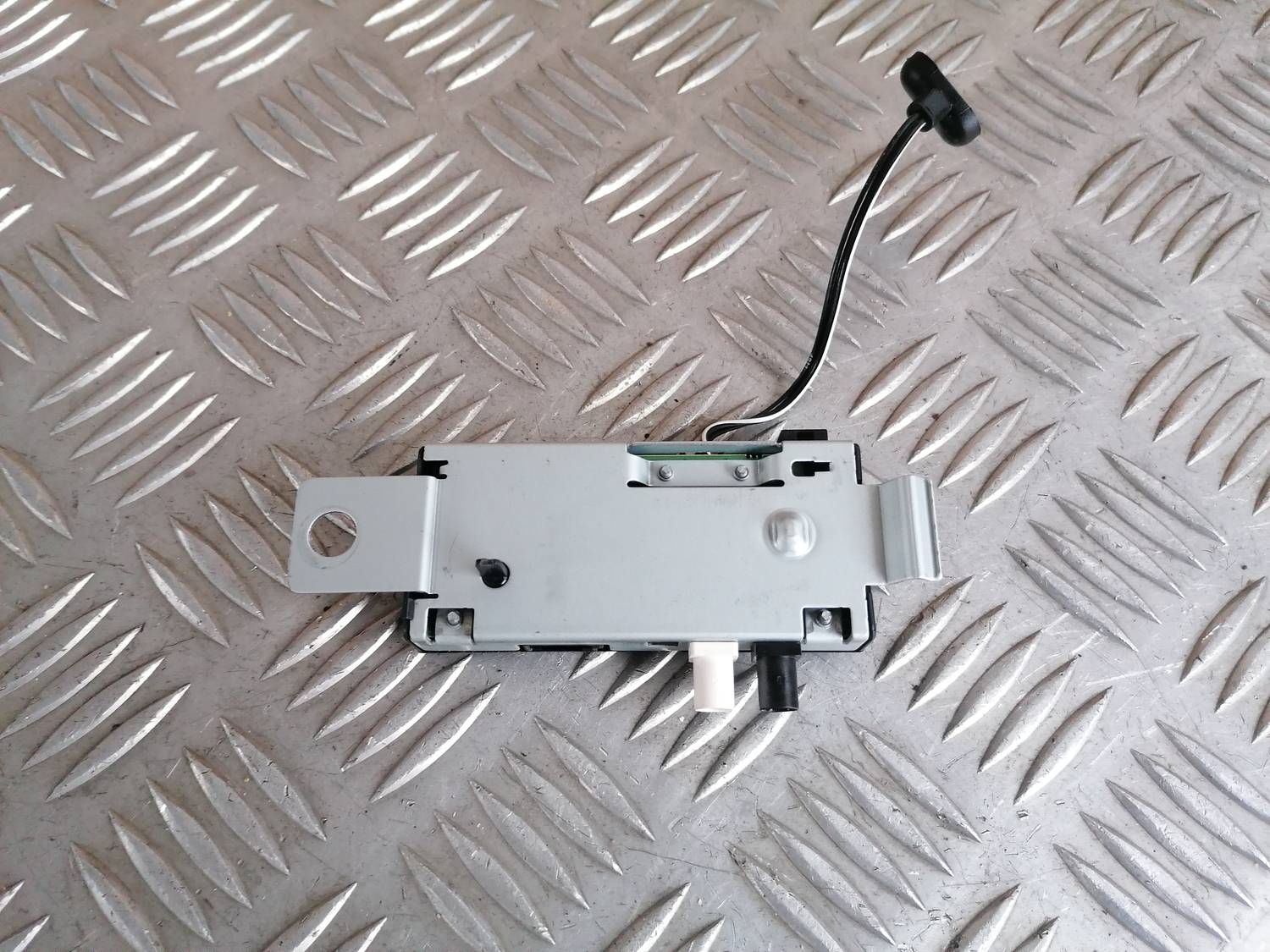 Antenas pastiprinātāja bloks priekš OPEL ASTRA J 2012 3 Antenas pastiprinātāja bloks priekš OPEL ASTRA J 2012