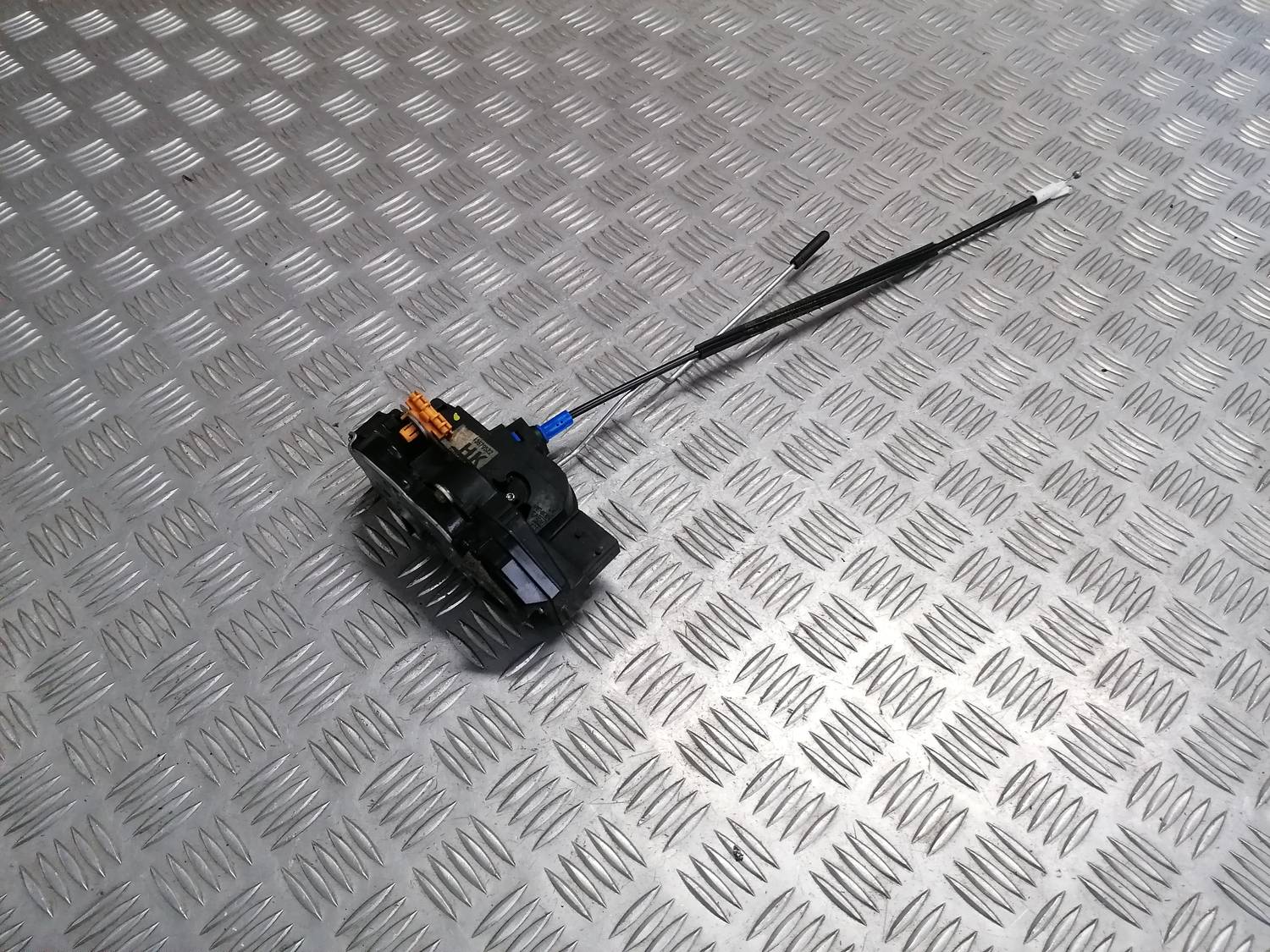 Priekšējo kreiso durvju slēdzene priekš OPEL ASTRA J 2012