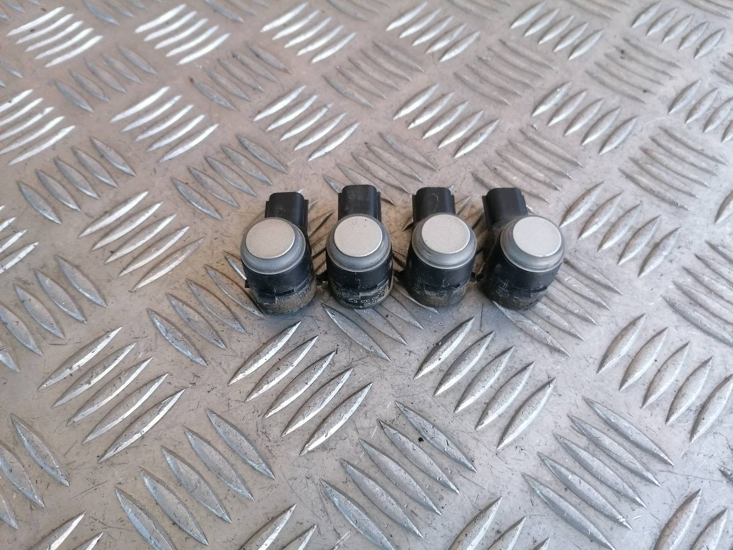 Parkošanās devējs priekš OPEL ASTRA J 2012 2 Parkošanās devējs priekš OPEL ASTRA J 2012